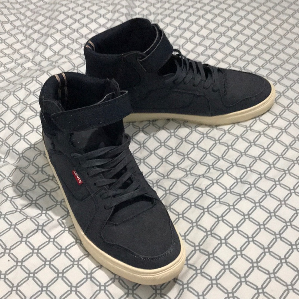 Levi’s Navy Blue Colored Sneakers